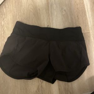 lululemon swiftly tech 2.5inch shorts, size 2